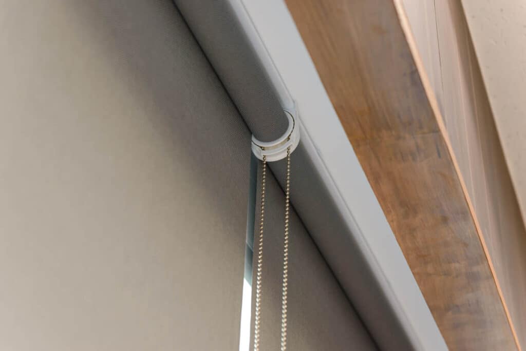 roller shades spring